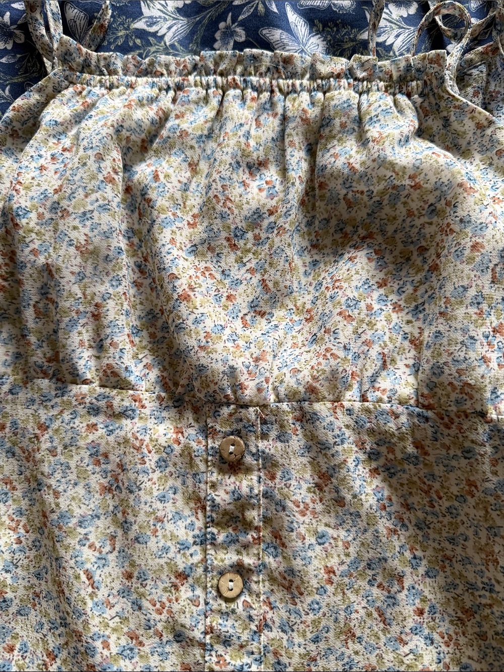 Summer light weight flower dress - Picture 3 of 7